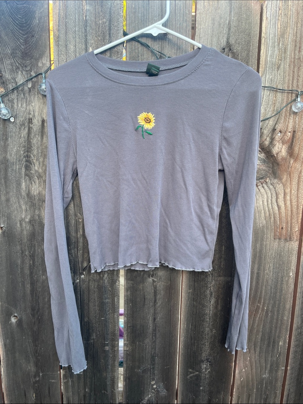 Gray Long-Sleeve Ribbed Crop Top with Sunflower Embroidery